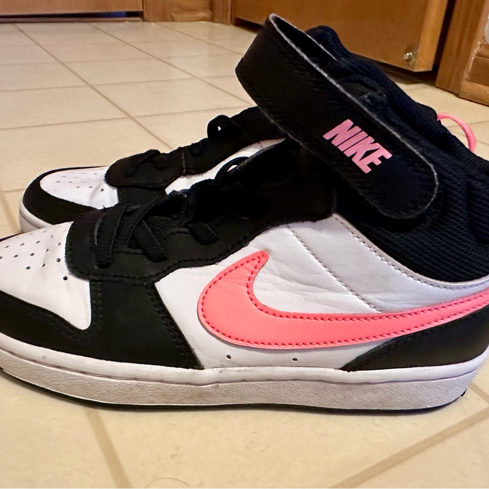 Nike Kids' Court Borough Mid